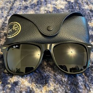 Ray-Ban Wayfarer Sunglasses (Large)